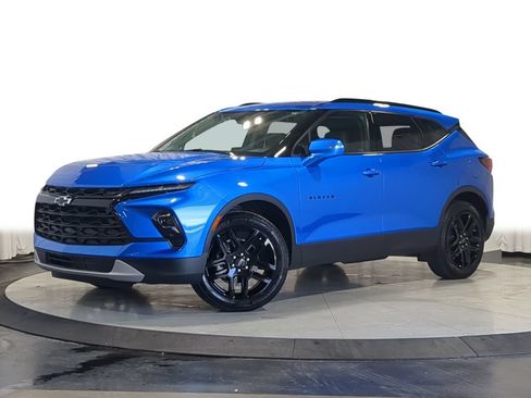 Used 2024 Chevrolet Blazer LT w/ LPO, Black Grille Bar Package FWD image 1