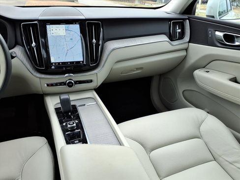Certified 2023 Volvo XC60 B5 Plus image 14