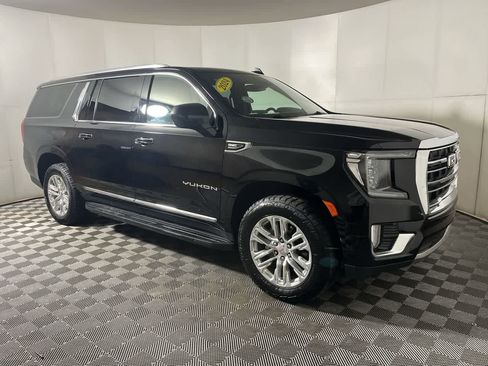 Used 2024 GMC Yukon XL SLT image 2