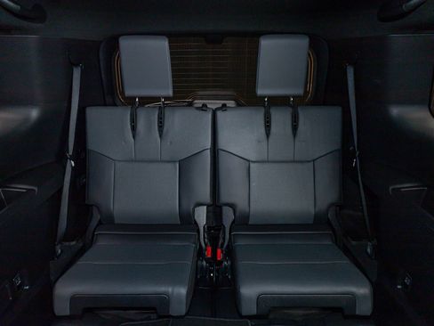 Used 2025 Lexus GX 550 w/ Accessory Package (2T) image 23