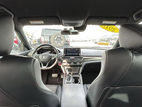 Used 2018 Honda Accord Sport image 24