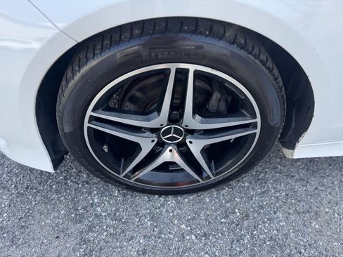 Used 2014 Mercedes-Benz E 350 4MATIC Sedan image 41