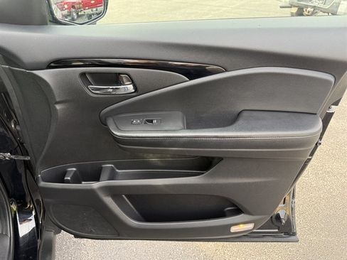 Used 2018 Honda Pilot Touring image 47