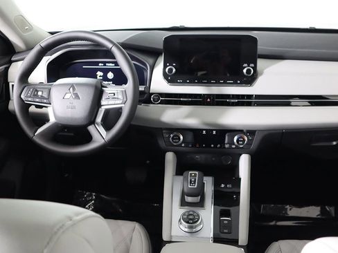 New 2025 Mitsubishi Outlander SEL image 50