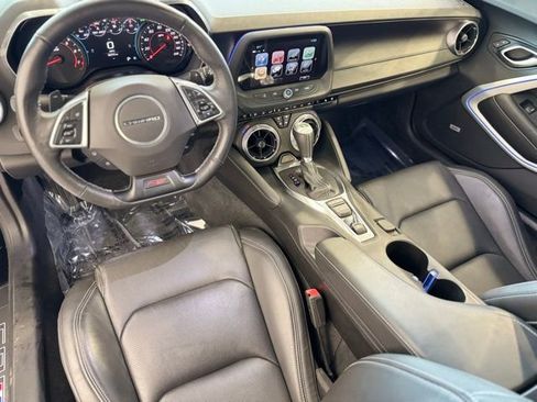 Used 2018 Chevrolet Camaro SS RWD image 8
