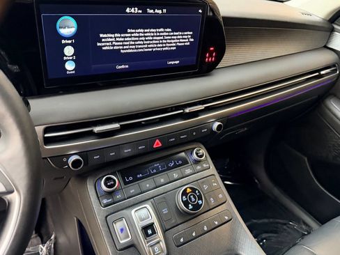 Certified 2024 Hyundai Palisade Limited AWD/4WD image 21