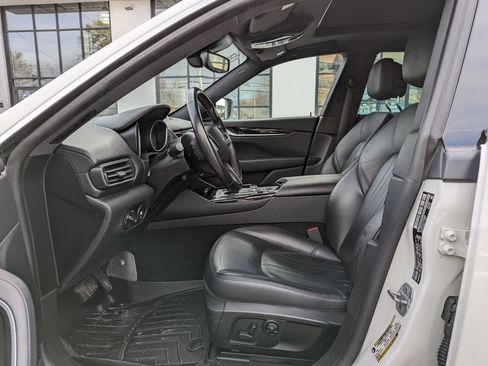 Used 2018 Maserati Levante image 13