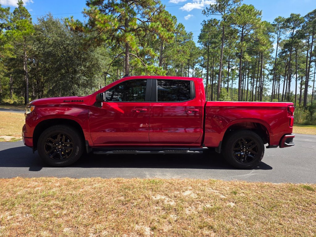 Used 2024 Chevrolet Silverado 1500 RST RWD image 2