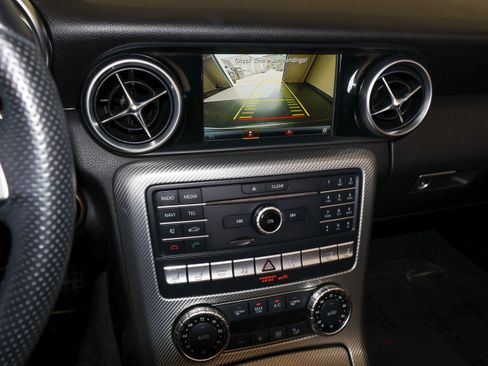 Used 2019 Mercedes-Benz SLC 43 AMG image 25