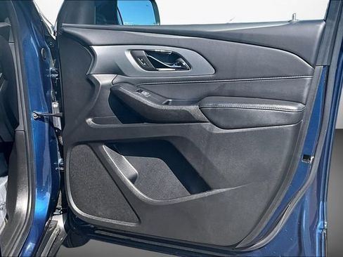 Used 2023 Chevrolet Traverse LT AWD/4WD image 17
