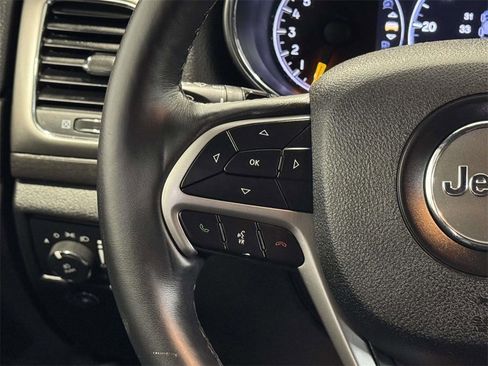 Used 2018 Jeep Grand Cherokee Altitude image 27