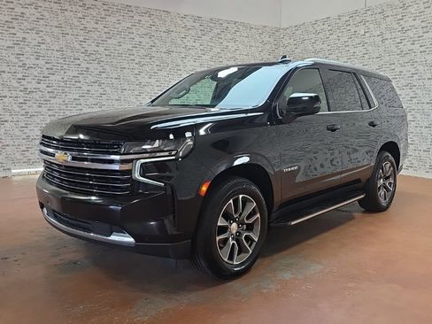Used 2023 Chevrolet Tahoe LT w/ Luxury Package RWD image 3