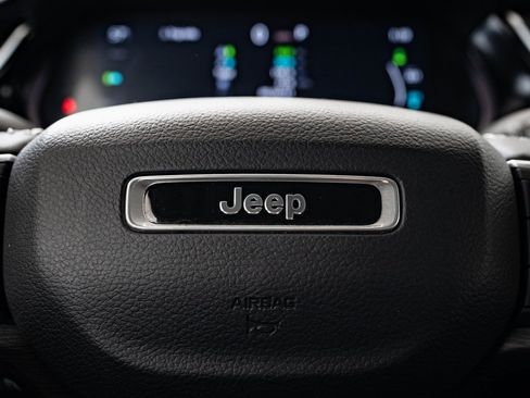 Used 2023 Jeep Grand Cherokee 30th Anniversary image 30