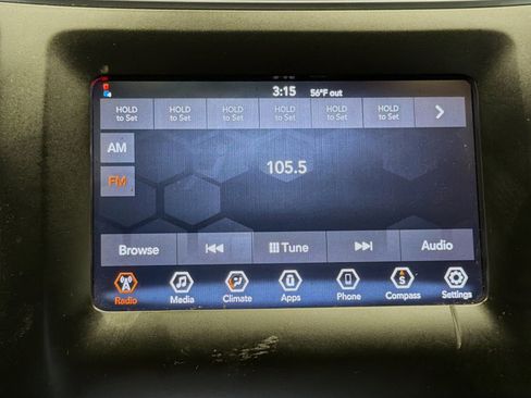 Used 2019 Jeep Cherokee Latitude w/ Popular Appearance Group image 9