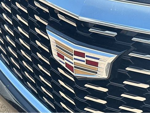 Certified 2022 Cadillac XT5 Premium Luxury FWD image 38