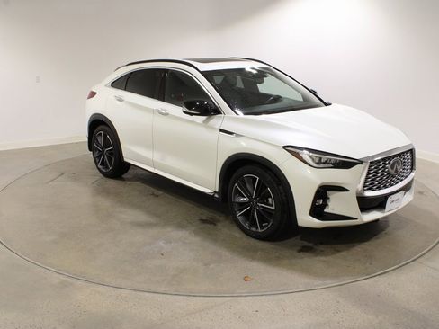 Used 2023 INFINITI QX55 Essential image 7