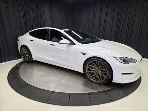 Used 2021 Tesla Model S Plaid image 14