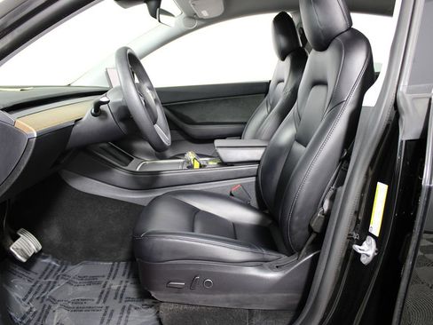 Used 2021 Tesla Model Y Performance image 9