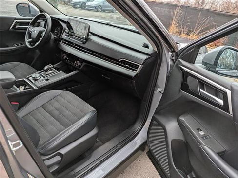 Used 2024 Mitsubishi Outlander SE image 11