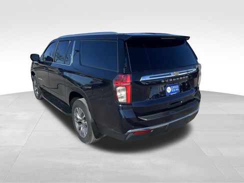 Used 2021 Chevrolet Suburban LS w/ Max Trailering Package image 4