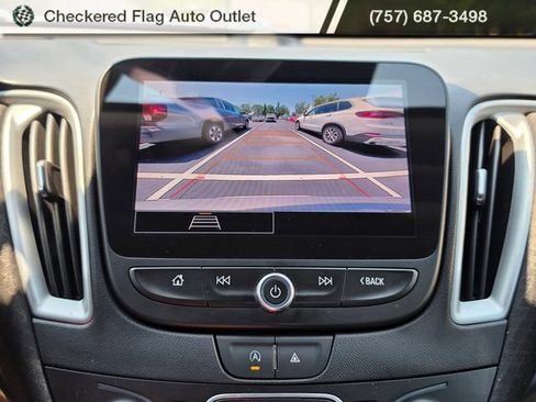 Used 2024 Chevrolet Malibu LT FWD image 17