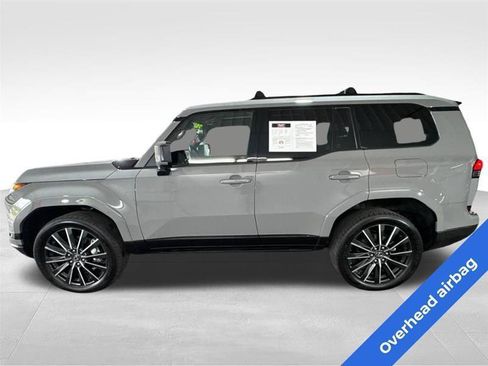 Used 2024 Lexus GX 550 w/ Cold Area Package AWD/4WD image 8