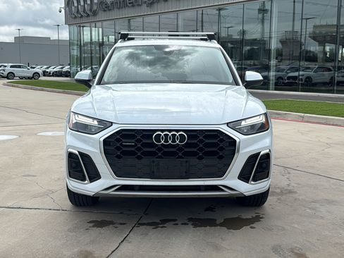 Used 2023 Audi Q5 2.0T Premium w/ Convenience Package AWD/4WD image 2