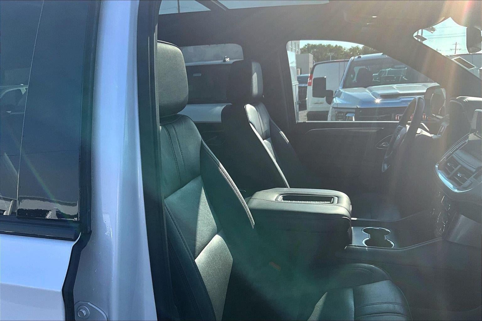 Used 2023 Chevrolet Tahoe RST w/ Luxury Package AWD/4WD image 7