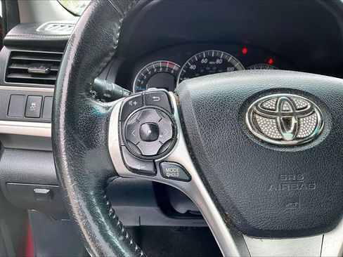 Used 2014 Toyota Camry SE FWD image 16
