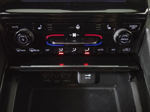 Used 2023 Jeep Grand Cherokee Altitude image 26