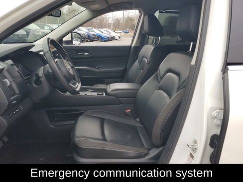 Certified 2024 Nissan Pathfinder SL image 23