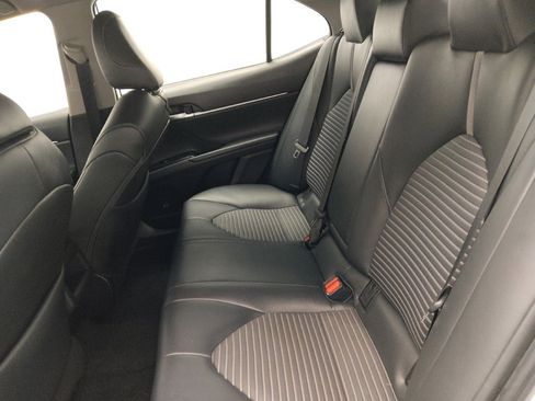Used 2019 Toyota Camry SE image 18