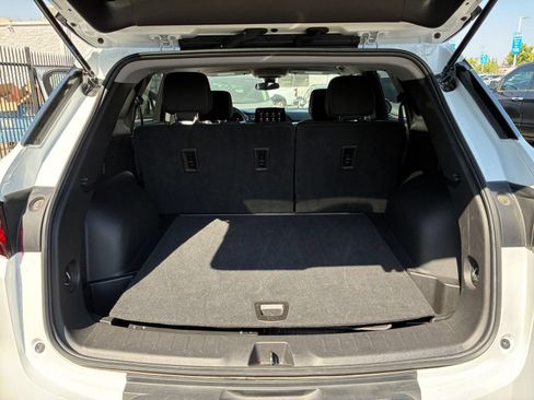 Used 2025 Chevrolet Blazer LT FWD image 31