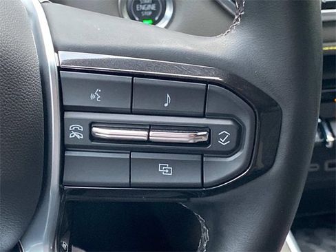 Used 2024 Chevrolet Colorado ZR2 w/ Technology Package image 21