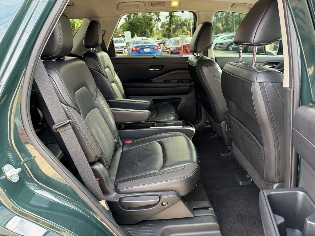 Used 2023 Nissan Pathfinder SL w/ SL Premium Package FWD image 13