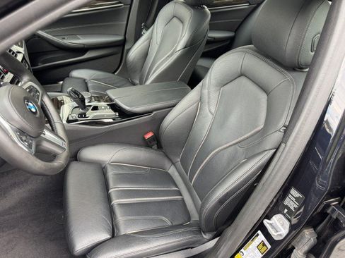 Used 2019 BMW 530i xDrive w/ M Sport Package AWD/4WD image 14