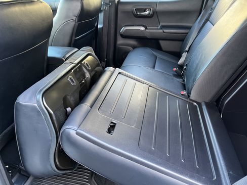 Used 2023 Toyota Tacoma Limited image 21