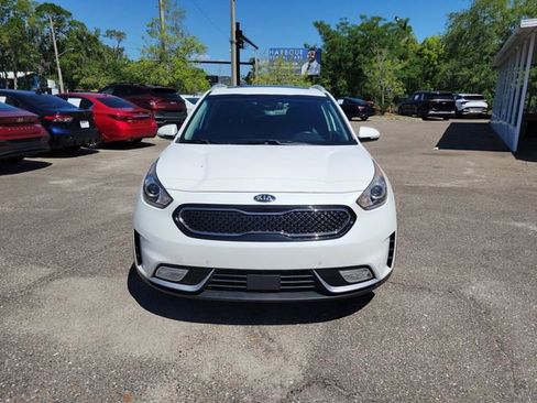 Used 2019 Kia Niro EX w/ EX Premium Package image 5