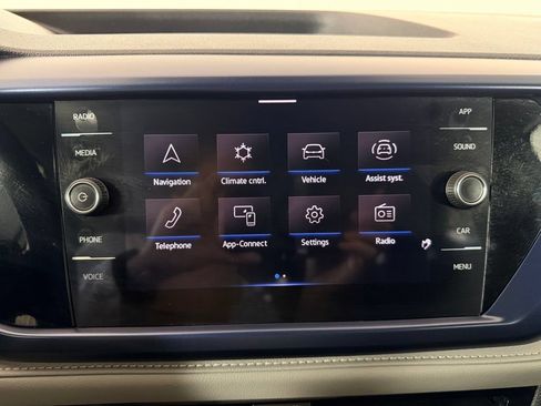 Used 2024 Volkswagen Taos SE FWD image 24