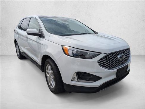 Used 2024 Ford Edge SEL w/ Convenience Package image 2