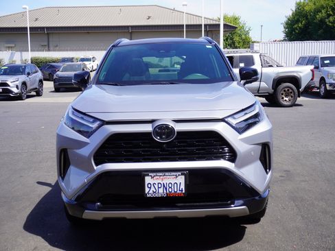 Used 2025 Toyota RAV4 XSE w/ Advanced Technology Package AWD/4WD image 4