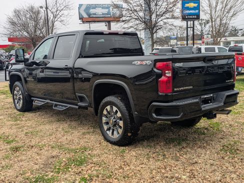 Used 2024 Chevrolet Silverado 2500 Custom image 6