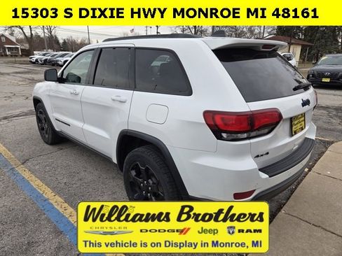 Used 2019 Jeep Grand Cherokee Laredo image 5