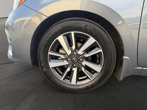 Used 2024 Nissan Versa SV w/ Trunk Package FWD image 9