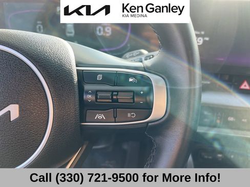 Certified 2025 Kia Sportage EX image 32