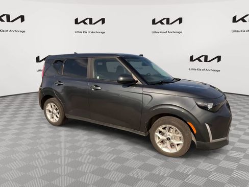 Used 2024 Kia Soul LX w/ Option Group 015 FWD image 9