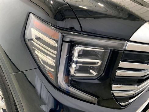 Used 2024 GMC Sierra 1500 SLT w/ SLT Convenience Package RWD image 12