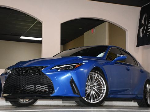Used 2023 Lexus IS 300 w/ Premium Package RWD image 84