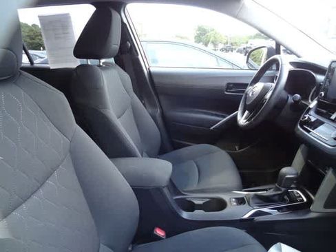 Used 2022 Toyota Corolla Cross LE AWD/4WD image 10
