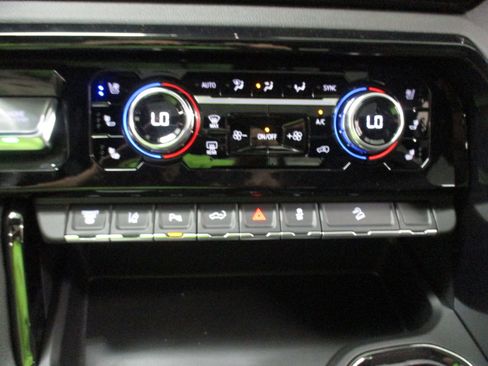 New 2026 GMC Sierra 2500 AT4 w/ AT4 Premium Plus Package AWD/4WD image 36